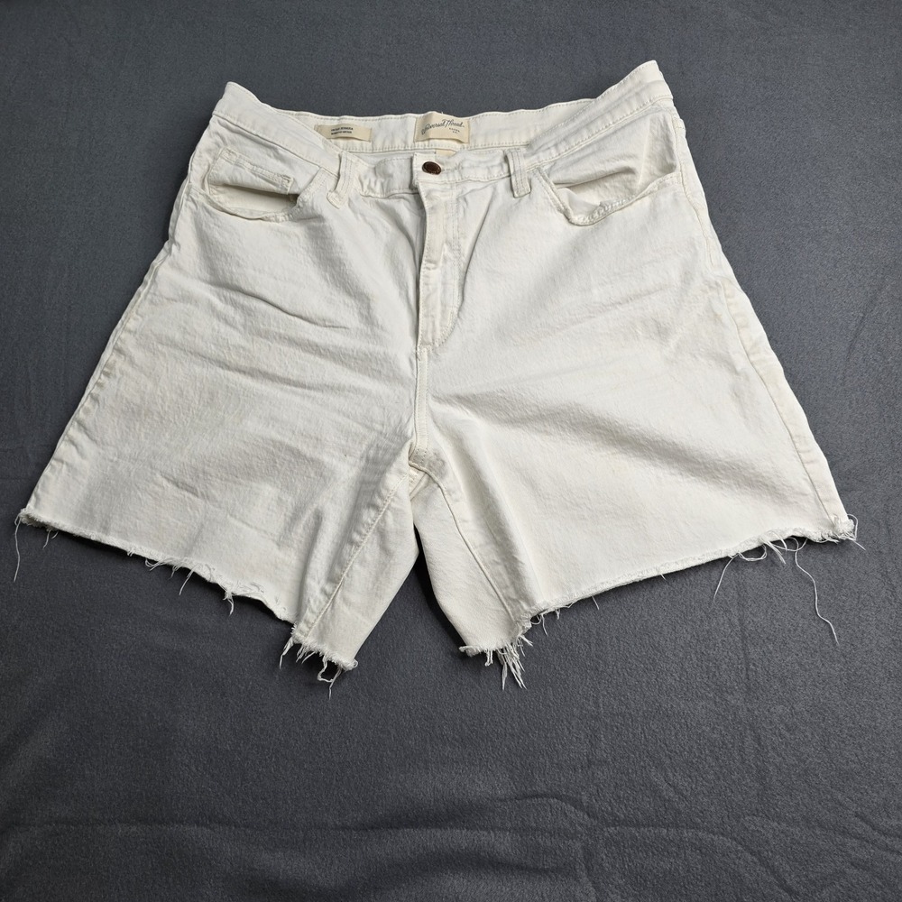 Universal Thread Women's Vintage Bermuda Jean Shorts Size 14 White EUC raw Hem - Picture 3 of 11